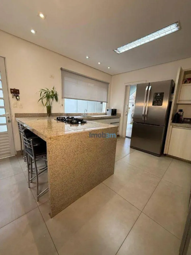 Sobrado, 3 quartos, 268 m² - Foto 4