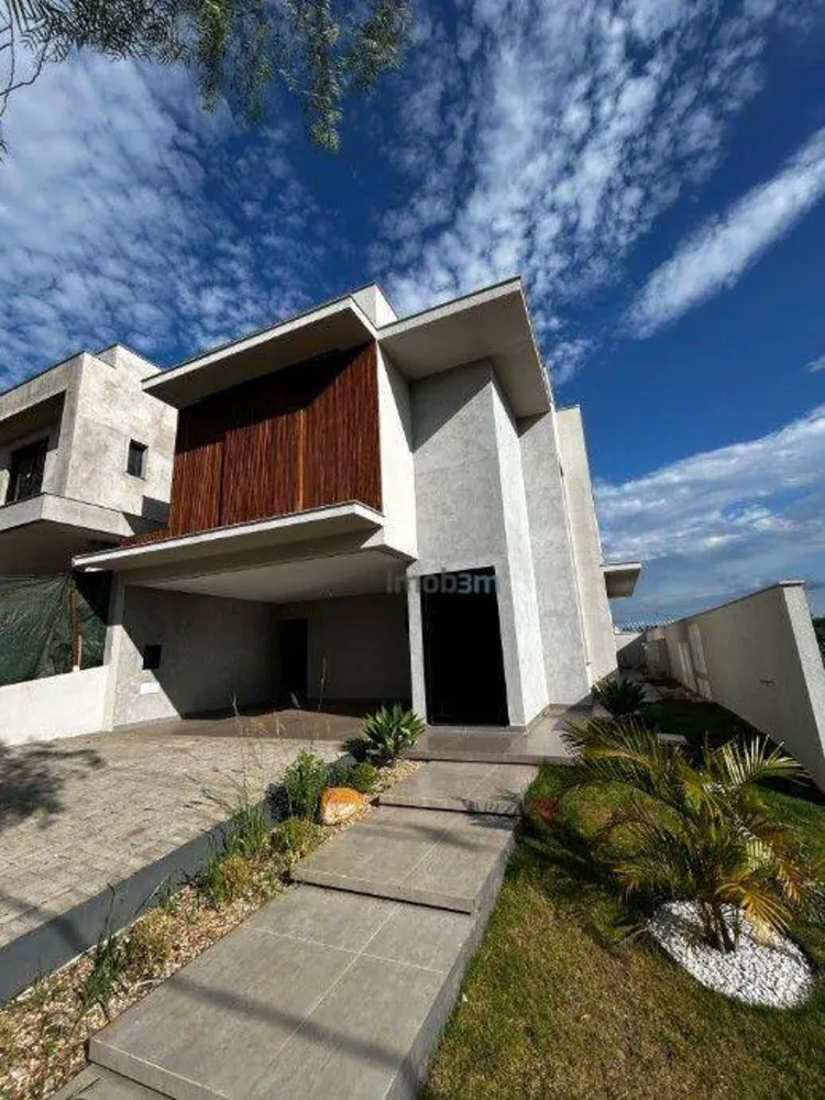 Sobrado, 3 quartos, 253 m² - Foto 1