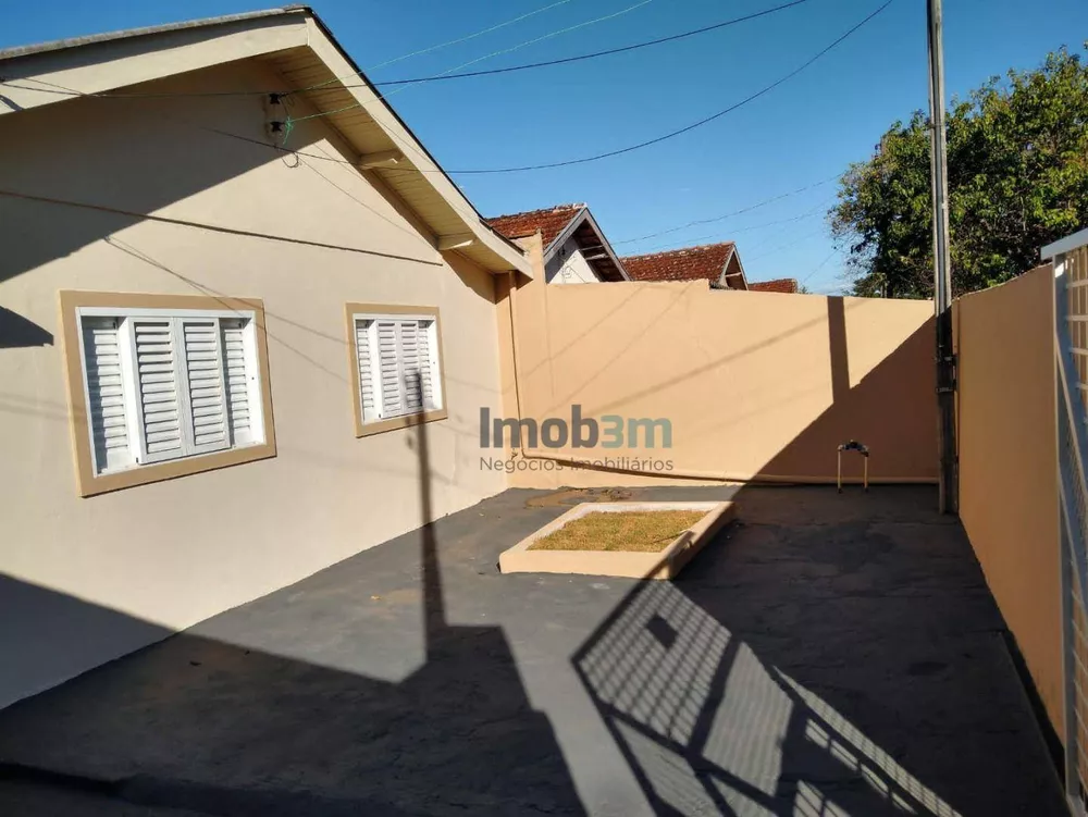 Casa à venda com 2 quartos, 60m² - Foto 4