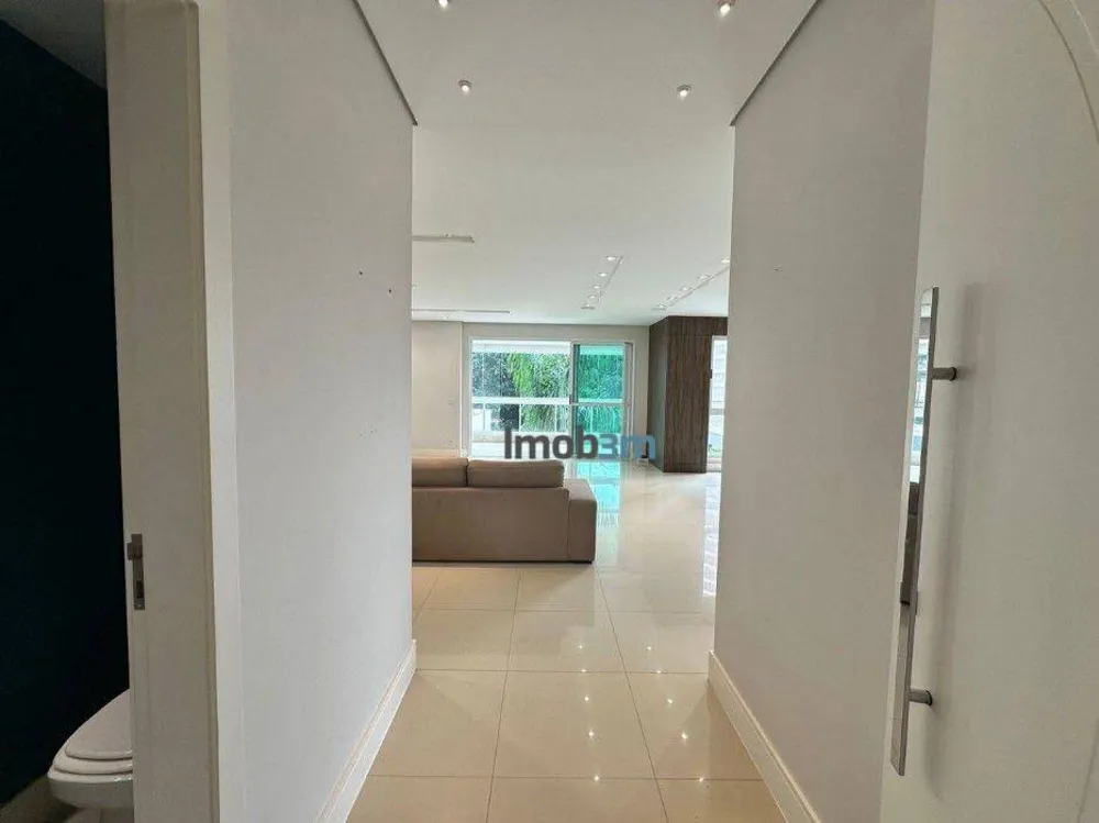 Apartamento, 3 quartos, 234 m² - Foto 2