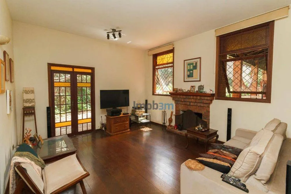 Sobrado, 3 quartos, 385 m² - Foto 2