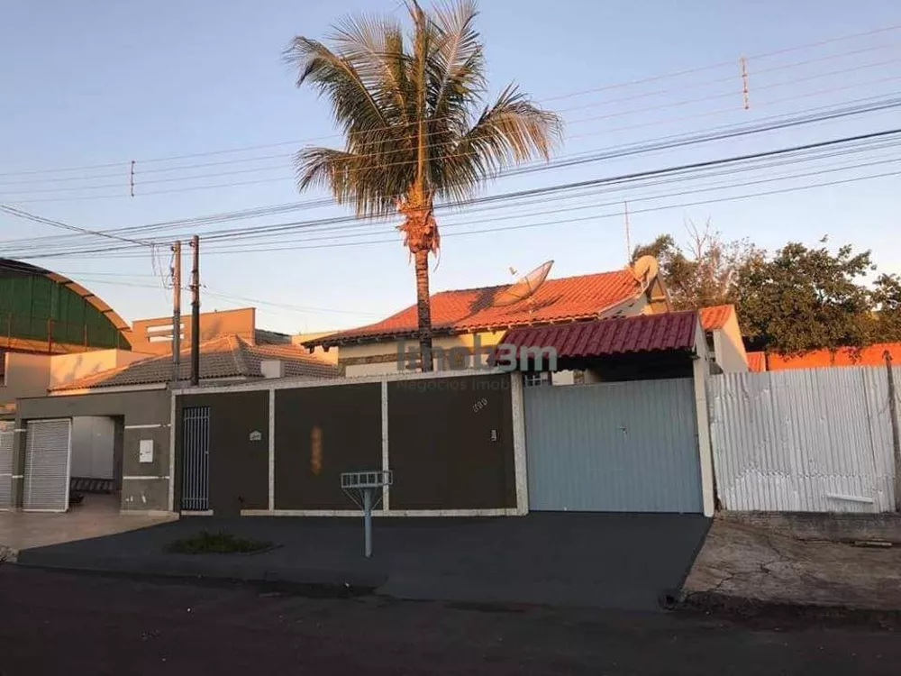 Casa à venda com 4 quartos, 100m² - Foto 2