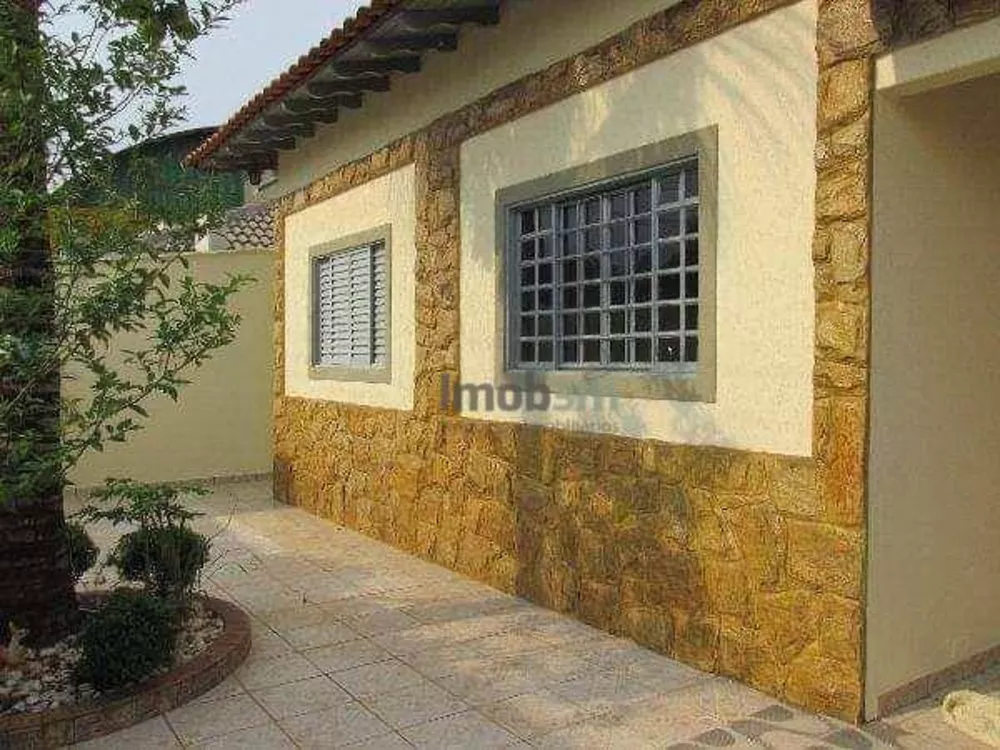 Casa à venda com 4 quartos, 100m² - Foto 3