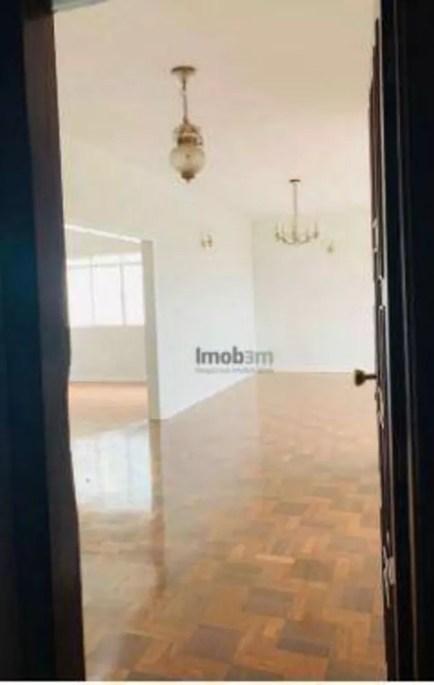 Apartamento à venda com 3 quartos, 240m² - Foto 3