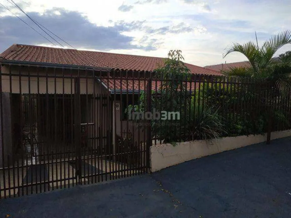 Casa, 3 quartos, 200 m² - Foto 1