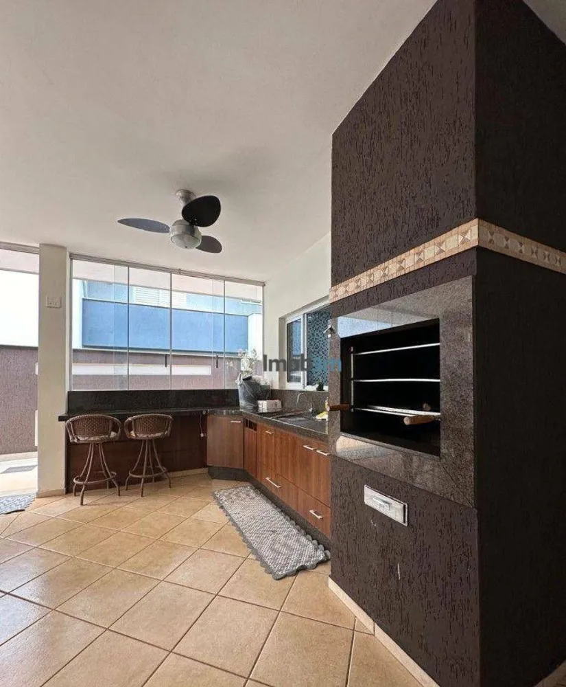 Sobrado, 3 quartos, 300 m² - Foto 1
