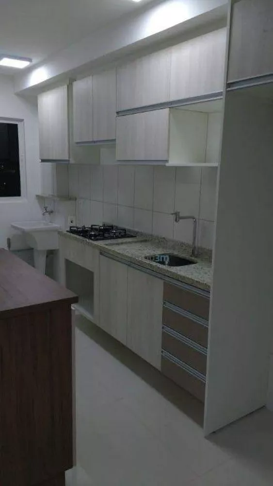 Apartamento à venda com 3 quartos, 67m² - Foto 2