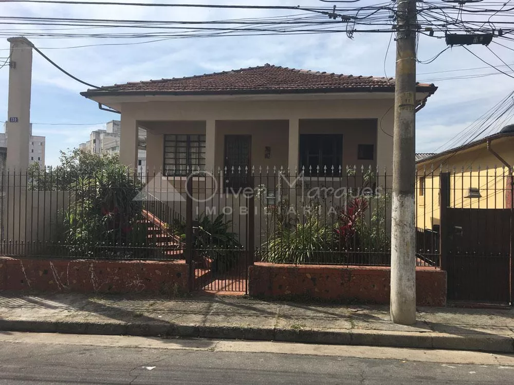 Casa à venda com 8 quartos, 350m² - Foto 1