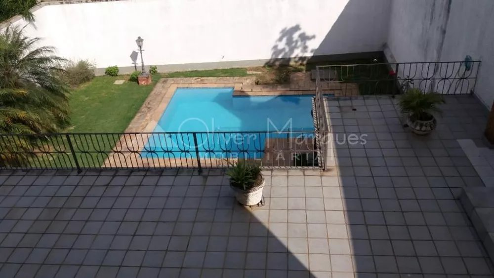 Casa à venda com 5 quartos, 550m² - Foto 2