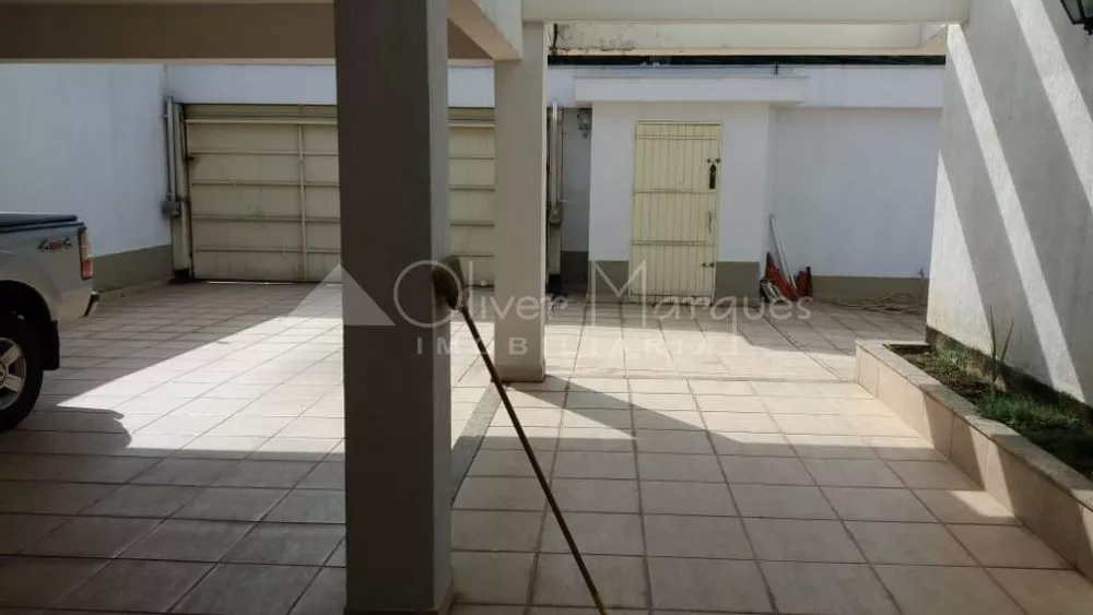 Casa à venda com 5 quartos, 550m² - Foto 4