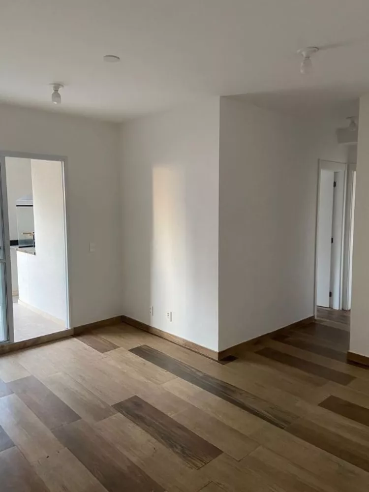 Apartamento à venda com 2 quartos, 64m² - Foto 2