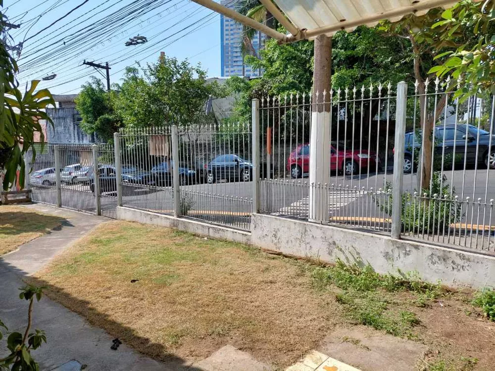 Casa à venda com 3 quartos, 250m² - Foto 2