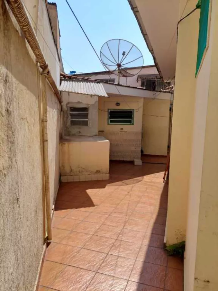 Casa à venda com 3 quartos, 250m² - Foto 4