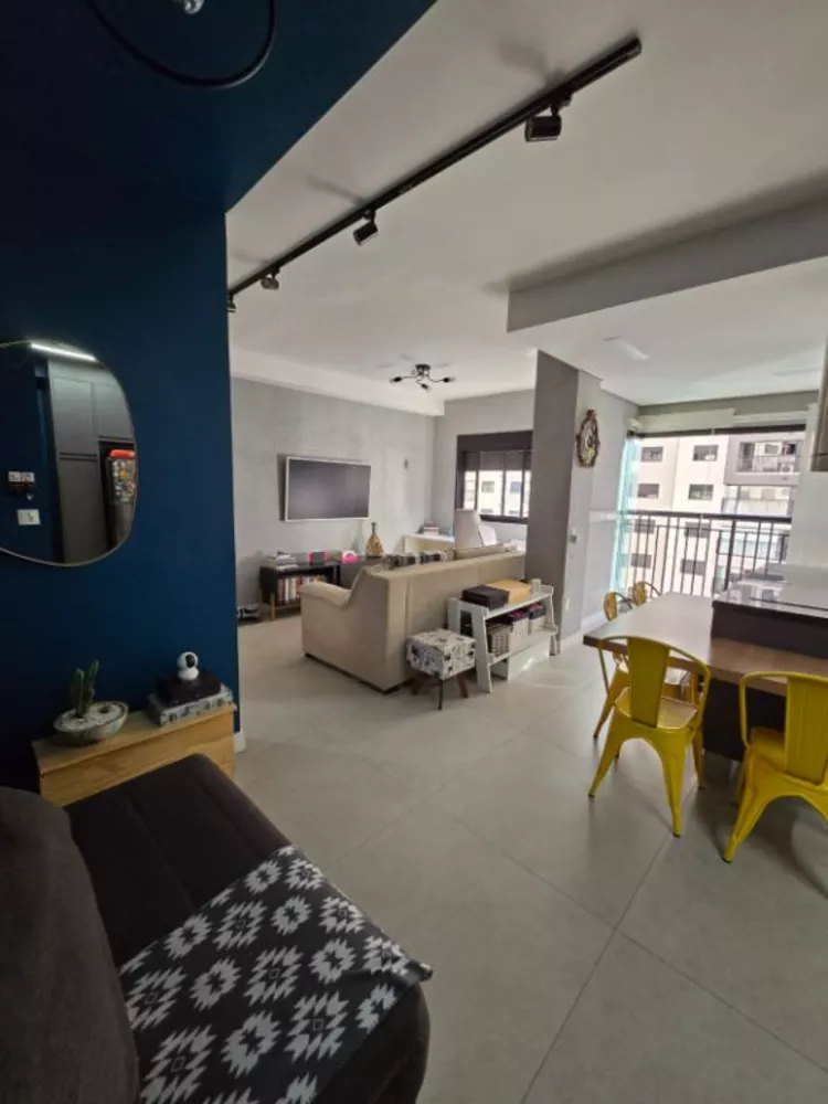 Apartamento à venda com 2 quartos, 61m² - Foto 4