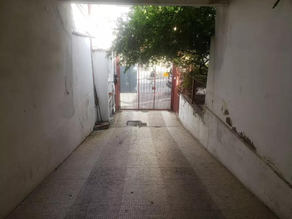 Sobrado à venda com 8 quartos, 250m² - Foto 3