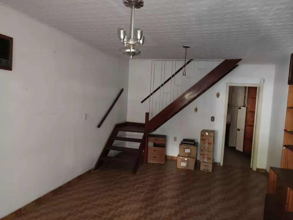 Sobrado à venda com 3 quartos, 120m² - Foto 2