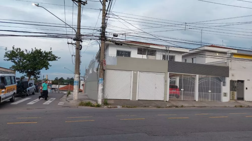 Sobrado para alugar com 3 quartos, 160m² - Foto 1