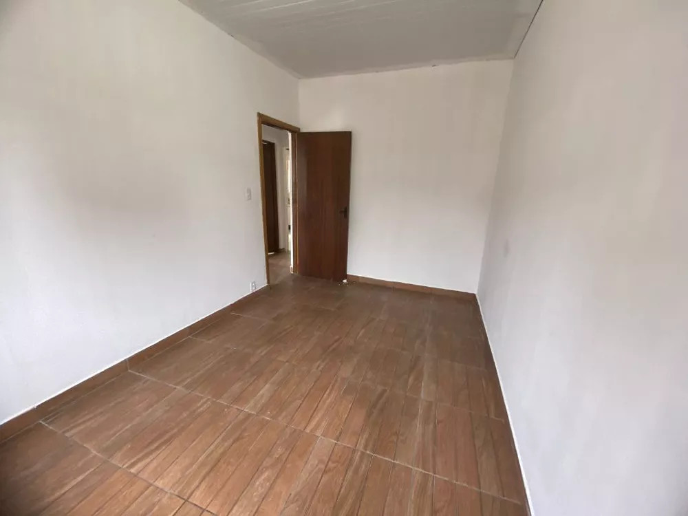 Casa à venda com 2 quartos, 70m² - Foto 8