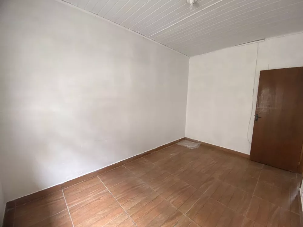 Casa à venda com 2 quartos, 70m² - Foto 11