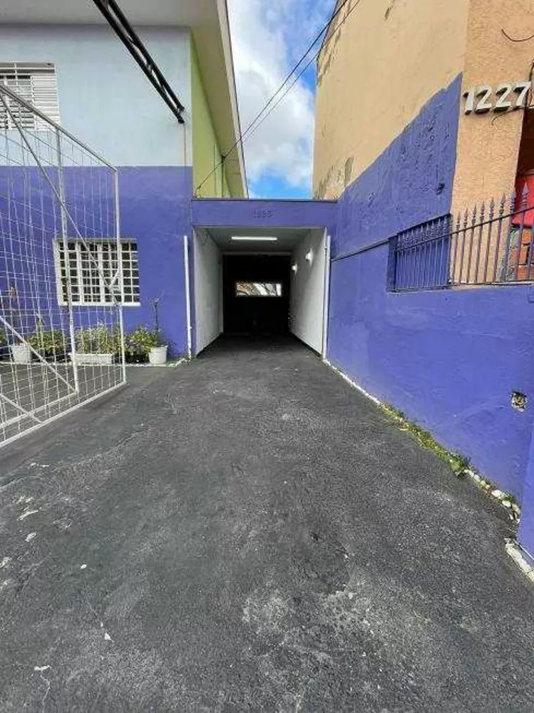 Casa à venda com 3 quartos, 220m² - Foto 2