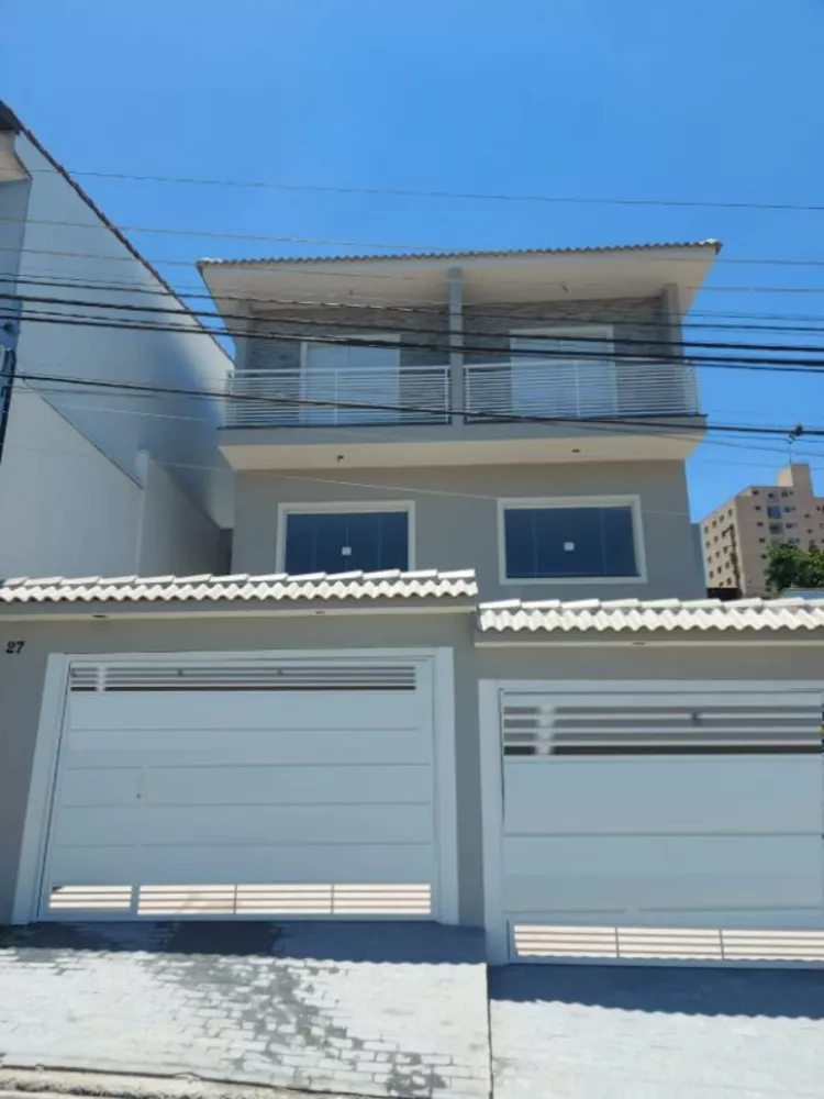 Sobrado à venda com 3 quartos, 180m² - Foto 1