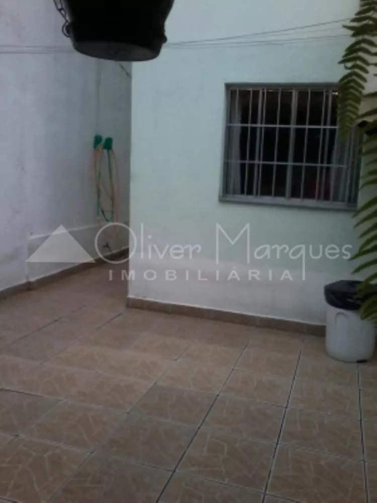 Sobrado à venda com 3 quartos, 180m² - Foto 1