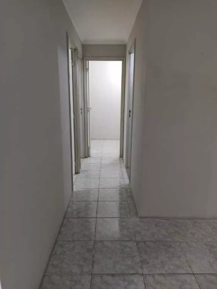 Apartamento à venda com 3 quartos, 80m² - Foto 2