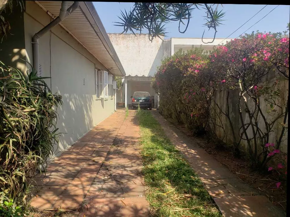 Casa à venda com 3 quartos, 150m² - Foto 1