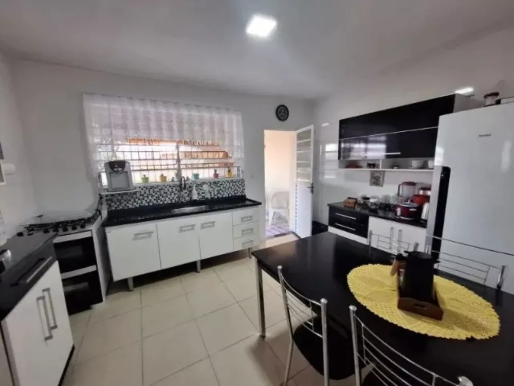 Casa à venda com 3 quartos, 110m² - Foto 3