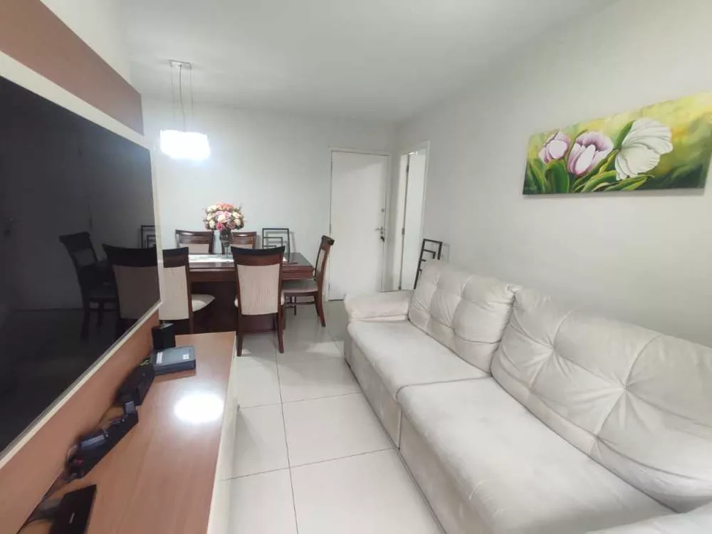 Apartamento à venda com 2 quartos, 67m² - Foto 2