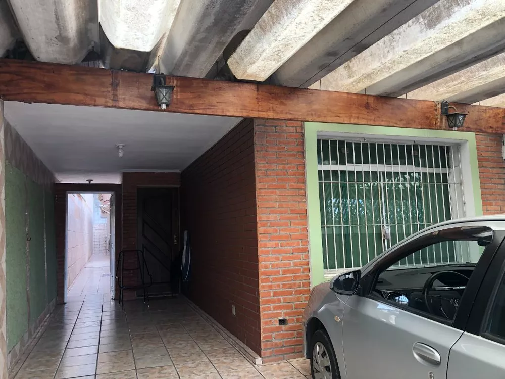 Casa à venda com 3 quartos, 151m² - Foto 1