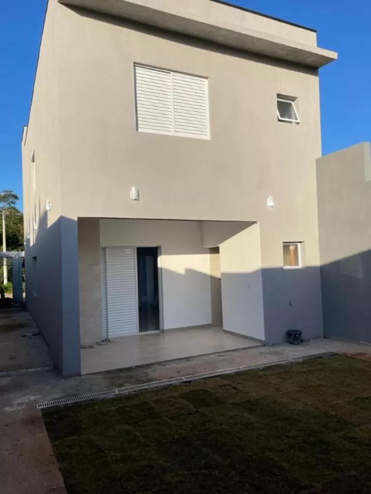 Sobrado à venda com 3 quartos, 138m² - Foto 2