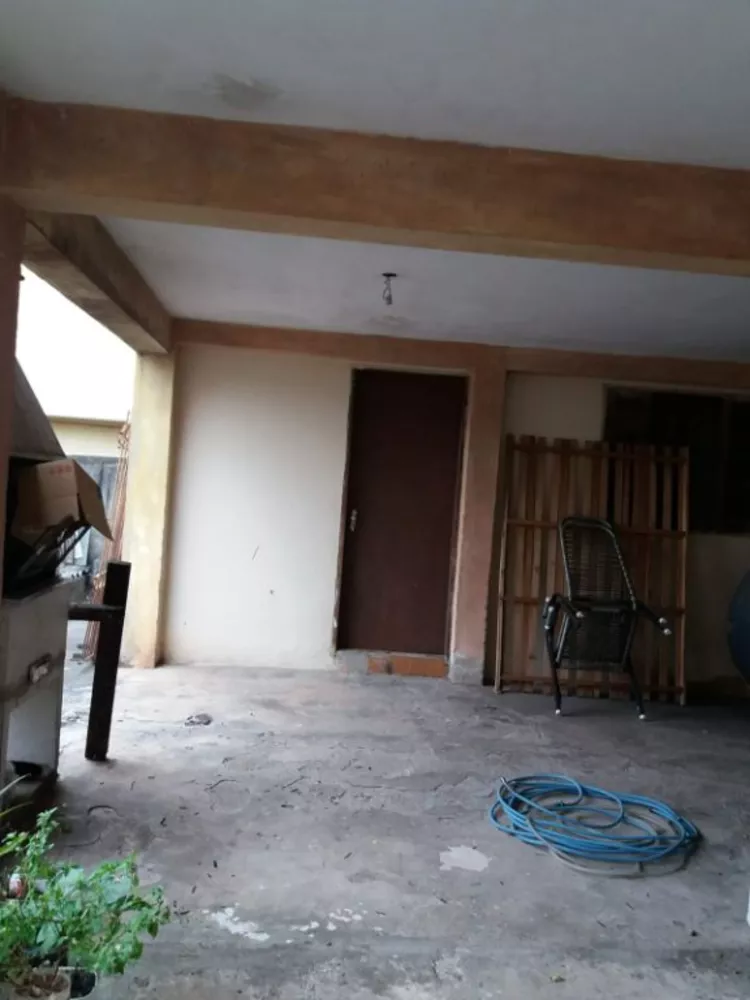 Sobrado à venda com 3 quartos, 240m² - Foto 1