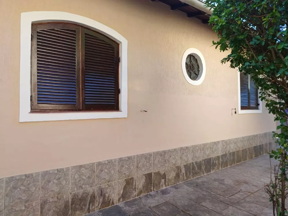 Casa à venda com 3 quartos, 180m² - Foto 2