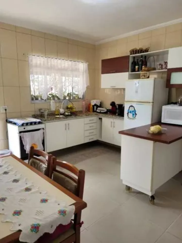 Casa à venda com 1 quarto, 270m² - Foto 3