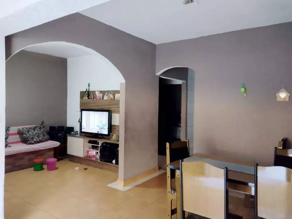 Casa à venda com 3 quartos, 332m² - Foto 2