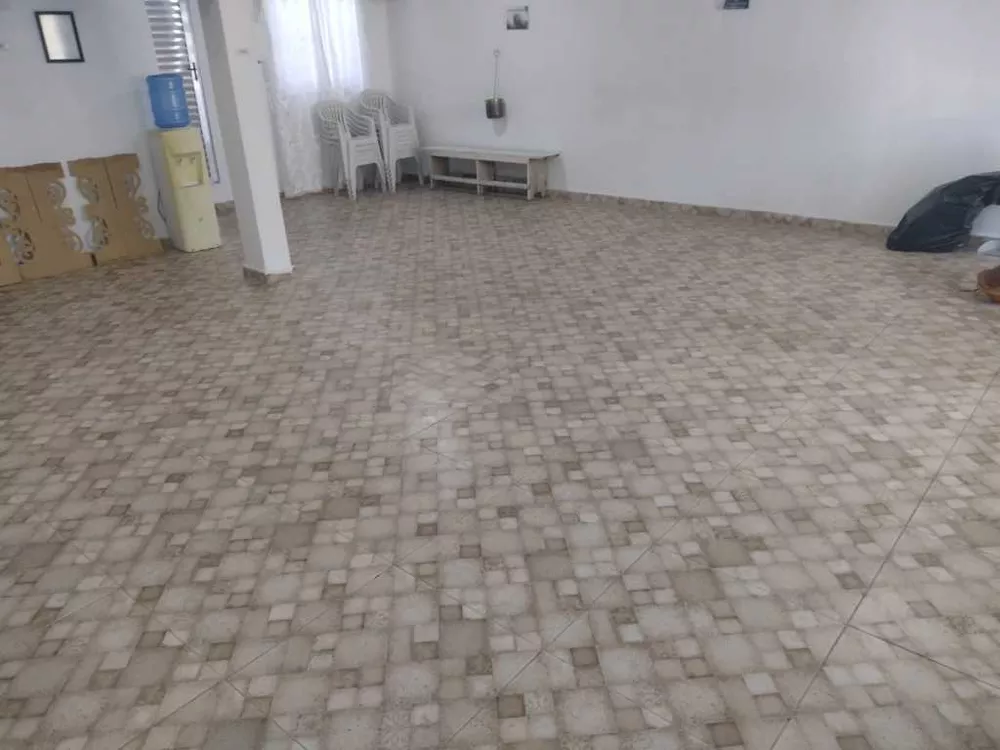 Casa à venda com 3 quartos, 332m² - Foto 1