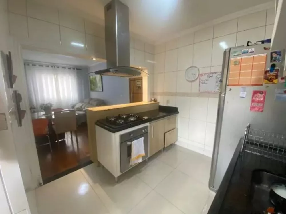 Apartamento à venda com 2 quartos, 60m² - Foto 2