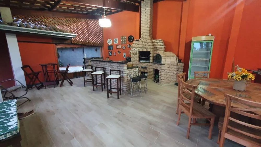 Fazenda à venda com 3 quartos, 334m² - Foto 1