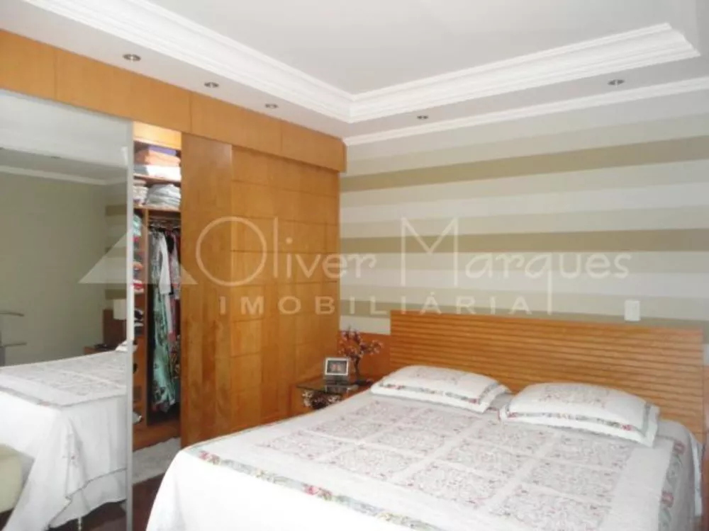 Sobrado à venda com 4 quartos, 300m² - Foto 4