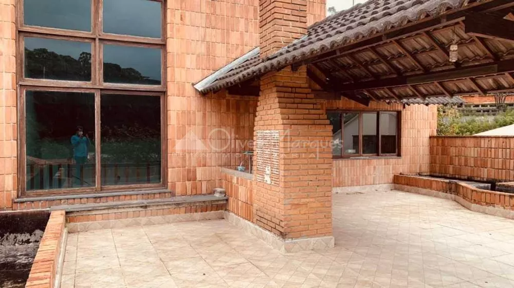 Casa à venda com 4 quartos, 199m² - Foto 1