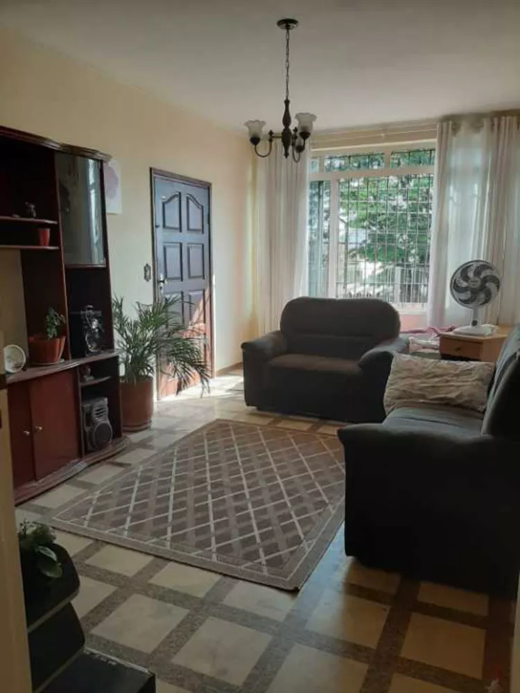 Sobrado à venda com 3 quartos, 180m² - Foto 1