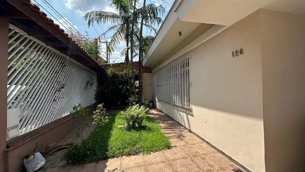 Casa à venda com 4 quartos, 150m² - Foto 1