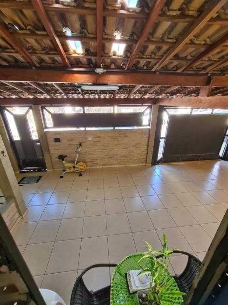 Casa à venda com 2 quartos, 100m² - Foto 3