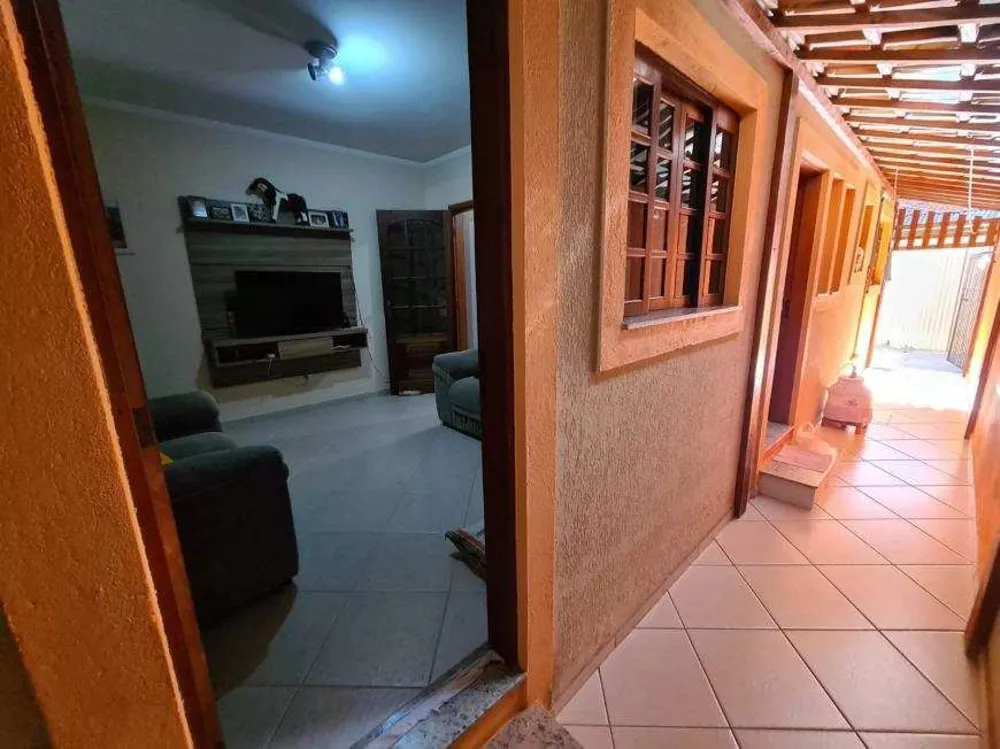 Casa à venda com 2 quartos, 100m² - Foto 4