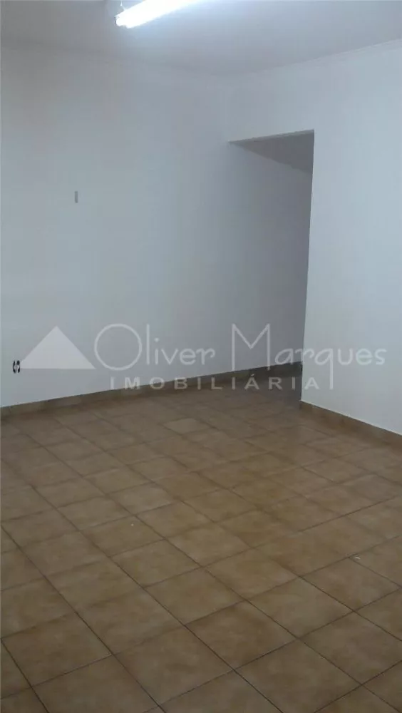 Sobrado à venda com 4 quartos, 250m² - Foto 2