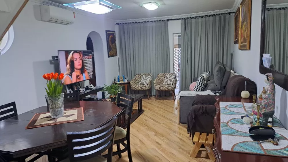 Sobrado à venda com 2 quartos, 140m² - Foto 1