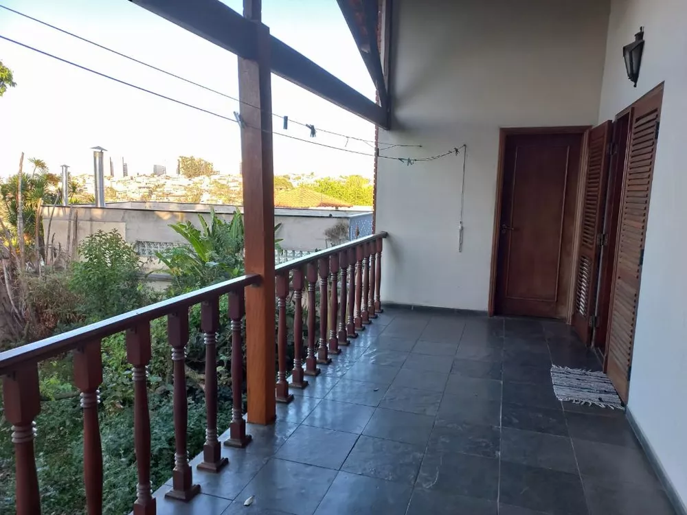 Casa à venda com 3 quartos, 321m² - Foto 4