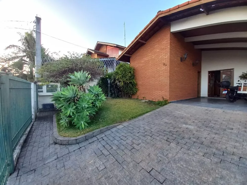 Casa à venda com 3 quartos, 321m² - Foto 3