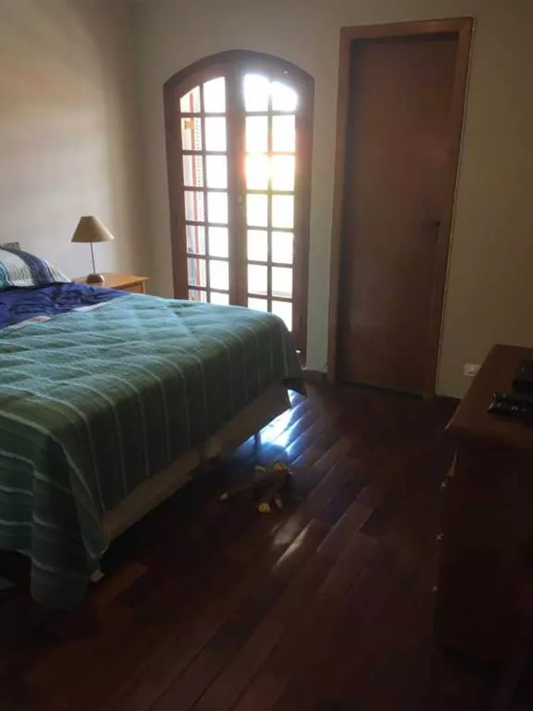 Sobrado à venda com 4 quartos, 218m² - Foto 4